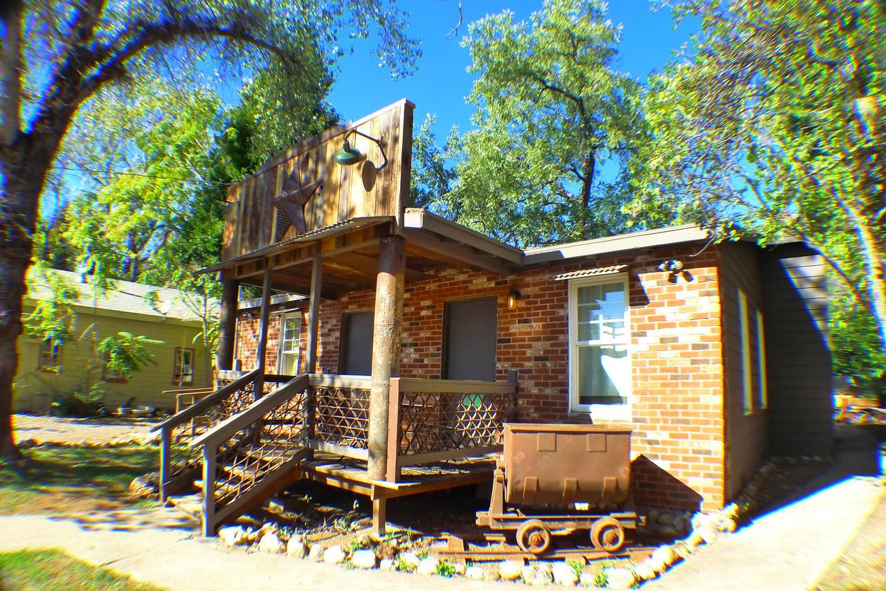 Мотель Miner'S Camp Foresthill Экстерьер фото
