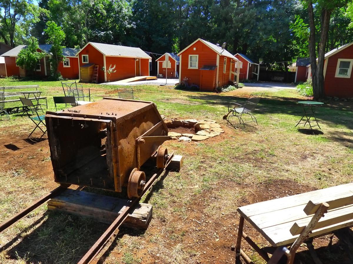 Мотель Miner'S Camp Foresthill Экстерьер фото